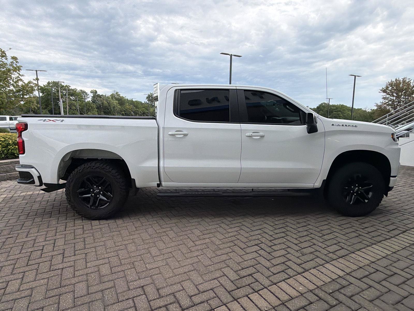 Used 2020 Chevrolet Silverado 1500 RST w/ RST Value Package AWD/4WD image 6