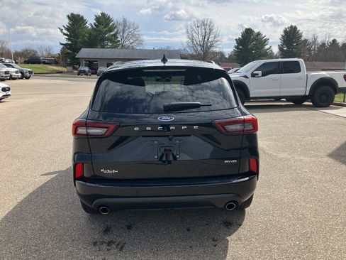 Used 2023 Ford Escape ST-Line w/ Tech Pack #1 AWD/4WD image 7