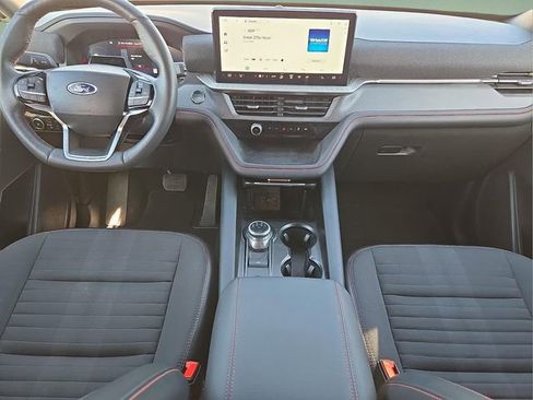 Used 2025 Ford Explorer ST-Line w/ ST-Line Street Pack image 18