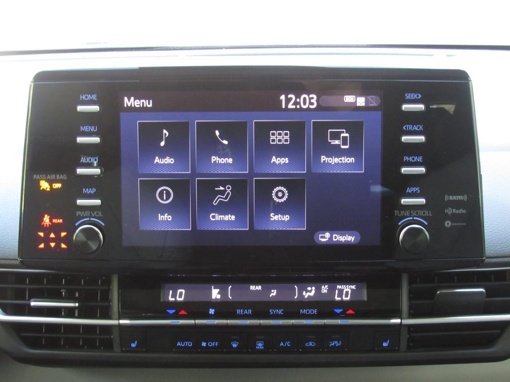Certified 2024 Toyota Sienna XLE FWD image 31