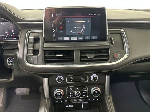 Used 2023 GMC Yukon SLT w/ SLT Premium Package image 21
