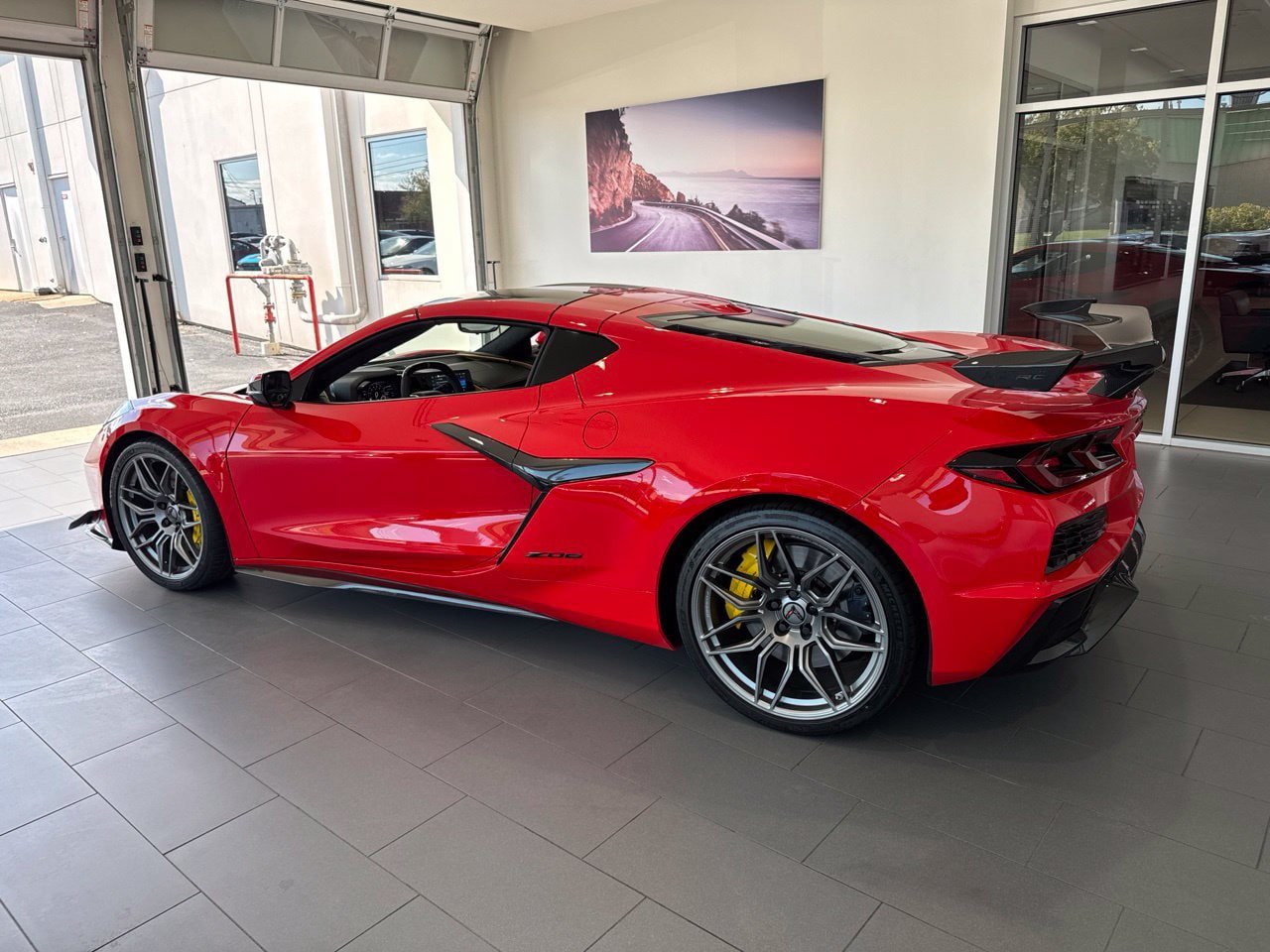 Used 2025 Chevrolet Corvette Z06 RWD image 5