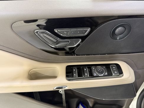 Used 2022 Lincoln Aviator Reserve w/ Equipment Group 201A image 16