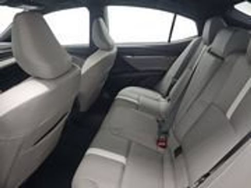 Used 2025 Toyota Camry SE w/ Convenience Package FWD image 15