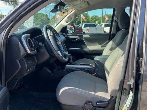 Used 2021 Toyota Tacoma SR5 RWD image 19