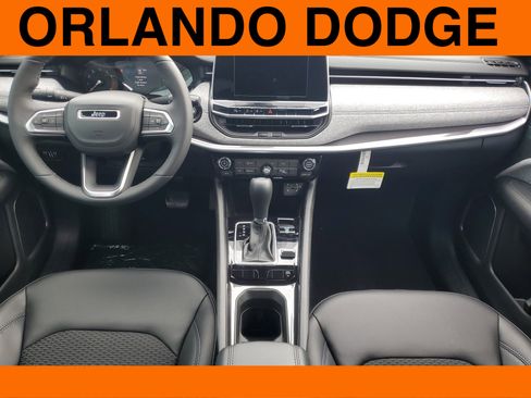 New 2026 Jeep Compass Latitude image 11