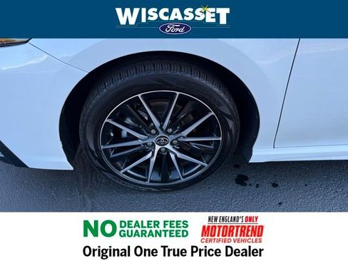 Used 2024 Toyota Camry SE image 25