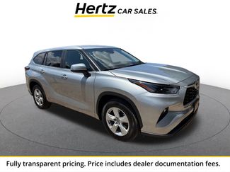 Used 2025 Toyota Highlander LE FWD video 1