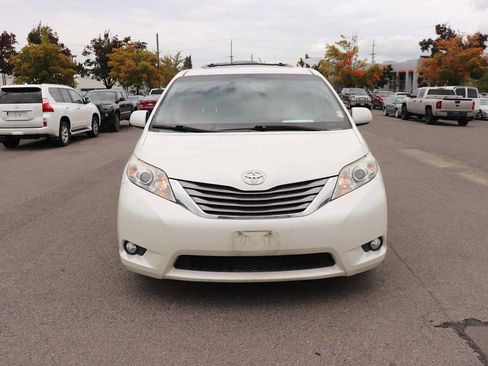 Used 2015 Toyota Sienna XLE w/ XLE Navigation Package FWD image 2