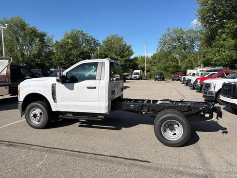 New 2026 Ford F350 XL w/ XL Chrome Package AWD/4WD image 6