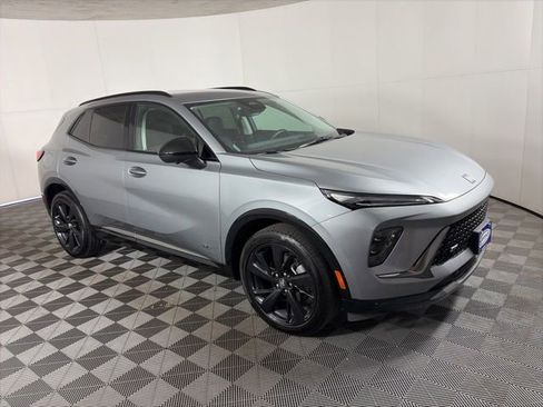 Certified 2025 Buick Envision Sport Touring image 4