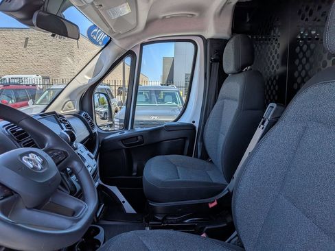 Used 2025 RAM ProMaster 2500 w/ U-Haul Equipment Group FWD image 15