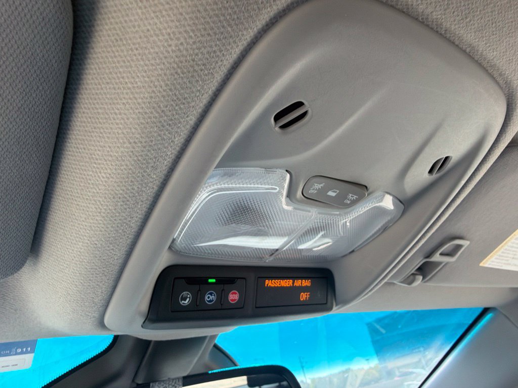 Used 2022 Chevrolet Bolt LT w/ Infotainment Package FWD image 28