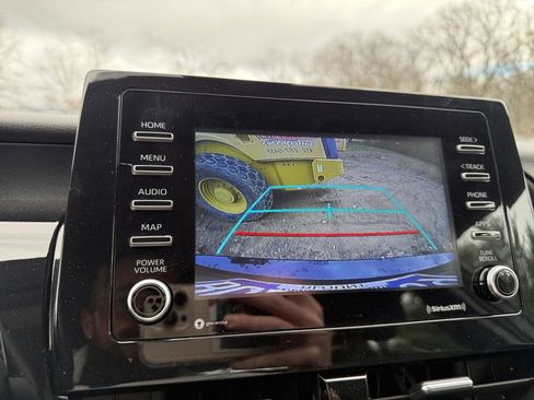 Used 2023 Toyota Camry SE image 17