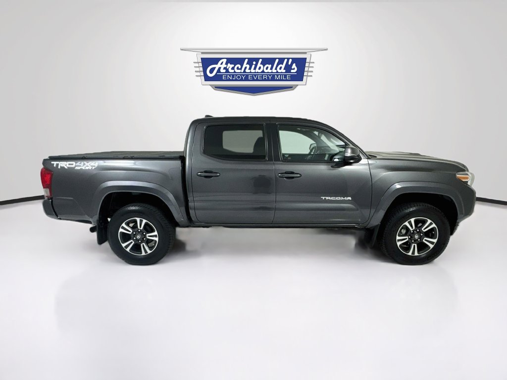 Used 2017 Toyota Tacoma TRD Sport w/ Premium & Technology Package AWD/4WD image 9