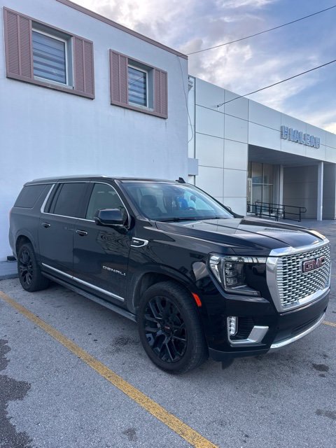 Used 2022 GMC Yukon XL Denali RWD image 5
