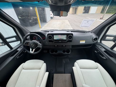 Used 2020 Mercedes-Benz Sprinter 3500 image 83