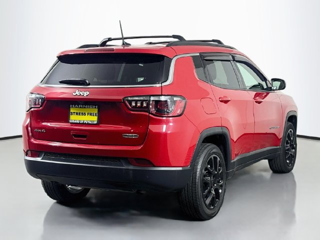 Used 2023 Jeep Compass Latitude AWD/4WD image 7