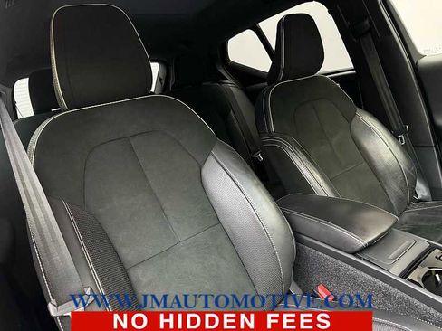 Used 2020 Volvo XC40 T5 R-Design image 20