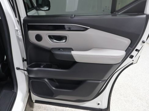 Used 2025 Honda Pilot Touring image 21