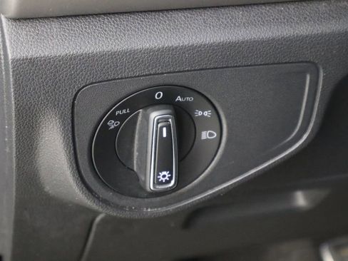 Used 2020 Volkswagen Atlas Cross Sport SEL R-Line AWD/4WD image 20