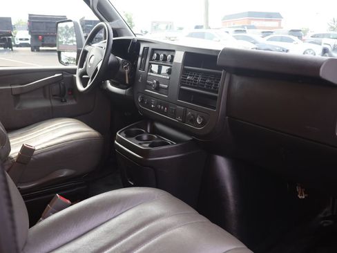 Used 2021 GMC Savana 3500 Extended w/ Power Convenience Package RWD image 10