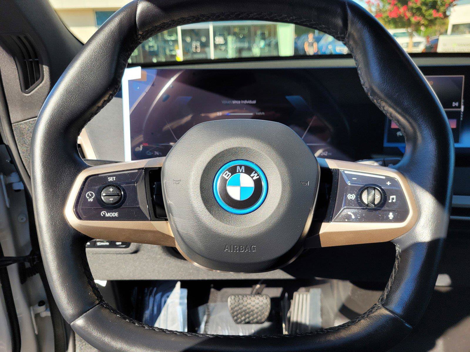 Used 2024 BMW iX xDrive50 w/ Premium Package AWD/4WD image 34