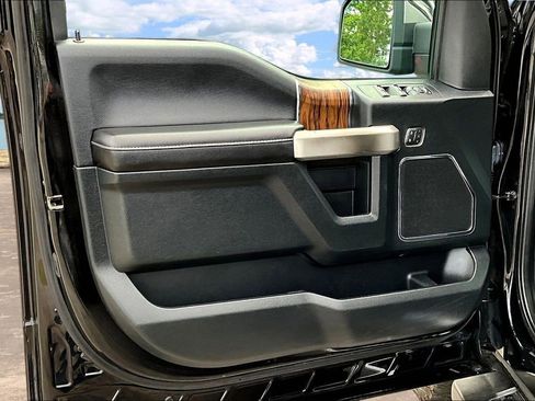 Used 2019 Ford F150 Lariat w/ Equipment Group 502A Luxury AWD/4WD image 23