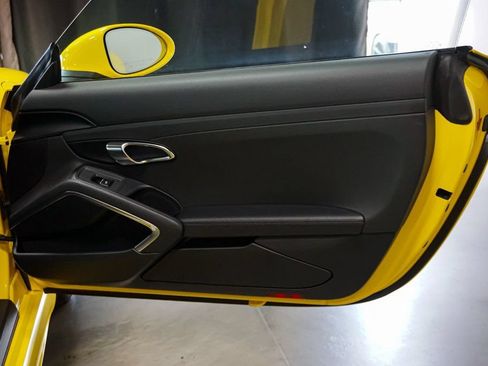 Used 2019 Porsche 718 Cayman RWD image 34