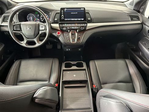 Used 2025 Honda Odyssey Sport-L image 16