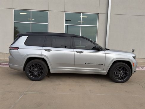 New 2025 Jeep Grand Cherokee L Summit w/ Obsidian Package image 4