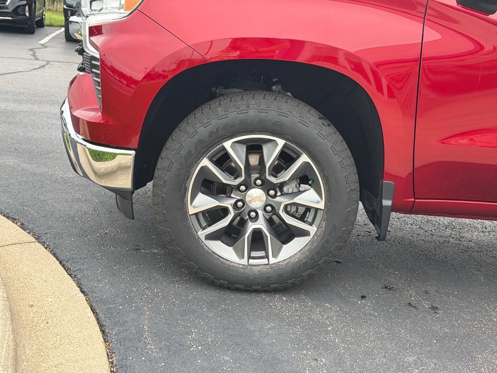 Certified 2023 Chevrolet Silverado 1500 LT w/ Z71 Off-Road Package AWD/4WD image 29