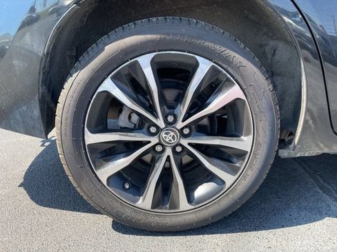 Used 2017 Toyota Corolla SE w/ Carpet Mat Package (TMS) FWD image 9