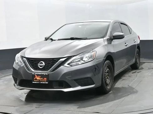 Used 2019 Nissan Sentra SV FWD image 1
