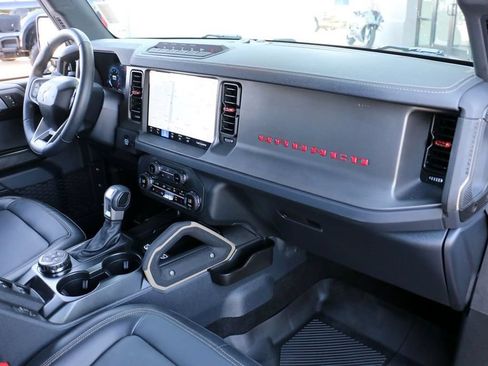 Used 2025 Ford Bronco Badlands w/ Sasquatch Package AWD/4WD image 35