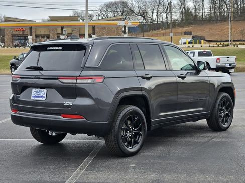 New 2026 Jeep Grand Cherokee Altitude image 6
