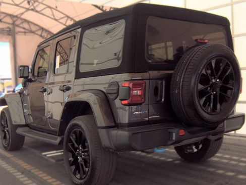 Used 2023 Jeep Wrangler Unlimited Sahara w/ Cold Weather Group AWD/4WD image 7