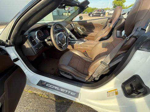 Used 2014 Chevrolet Corvette Stingray Convertible w/ 3LT Preferred Equipment Group RWD image 17