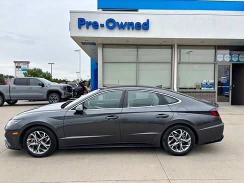 Used 2023 Hyundai Sonata SEL FWD image 2