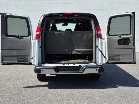 Used 2025 Chevrolet Express 3500 LT w/ LT Preferred Equipment Group RWD image 69