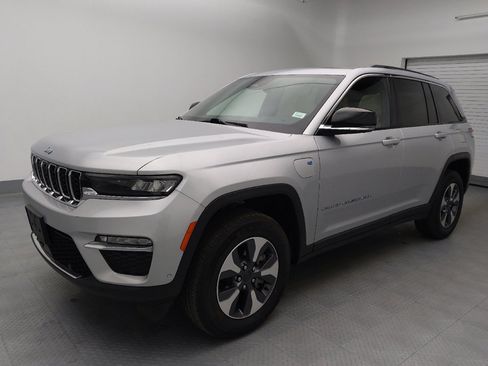 Used 2022 Jeep Grand Cherokee Limited 4xe w/ Luxury Tech Group II AWD/4WD image 2