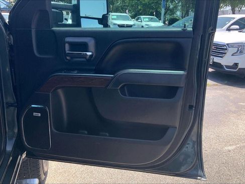 Used 2017 GMC Sierra 3500 Denali w/ Duramax Plus Package AWD/4WD image 24