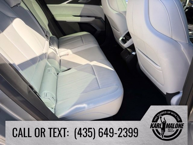 Used 2024 Cadillac Lyriq Luxury AWD/4WD image 36