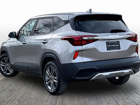 Certified 2022 Kia Seltos LX image 12