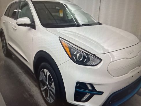 Used 2022 Kia Niro EX w/ Cold Weather Package image 4