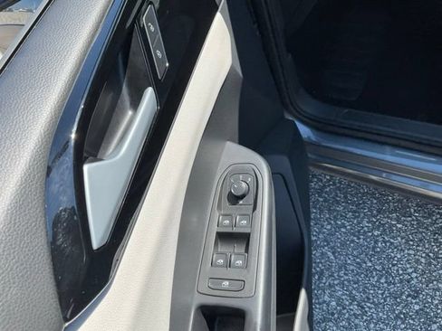 Used 2025 Volkswagen Taos S AWD/4WD image 7