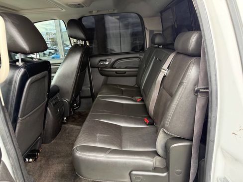 Used 2013 GMC Sierra 2500 Denali w/ Suspension Package, Off-Road AWD/4WD image 12