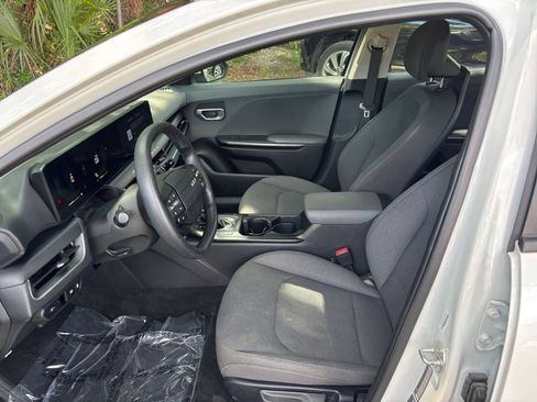 Used 2025 Kia K4 FWD image 26