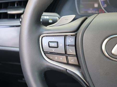 Used 2024 Lexus ES 350 w/ Premium Package FWD image 17