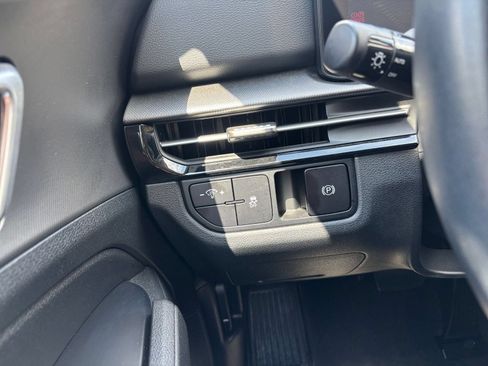 Used 2026 Kia Sportage LX FWD image 33